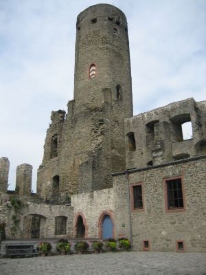 Außenansicht der Burg Eppstein